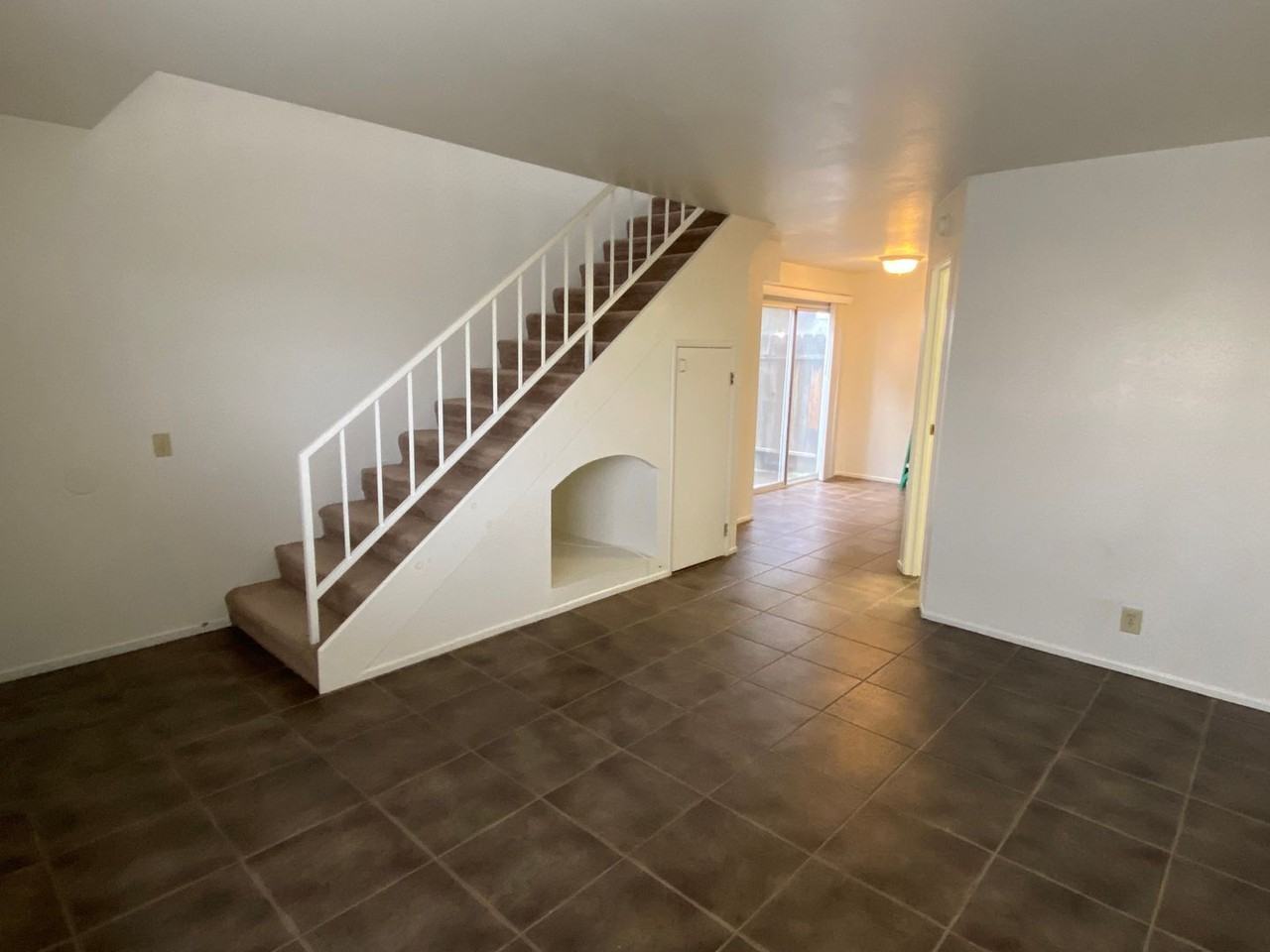 533 W Ward - Photo 3 of 28