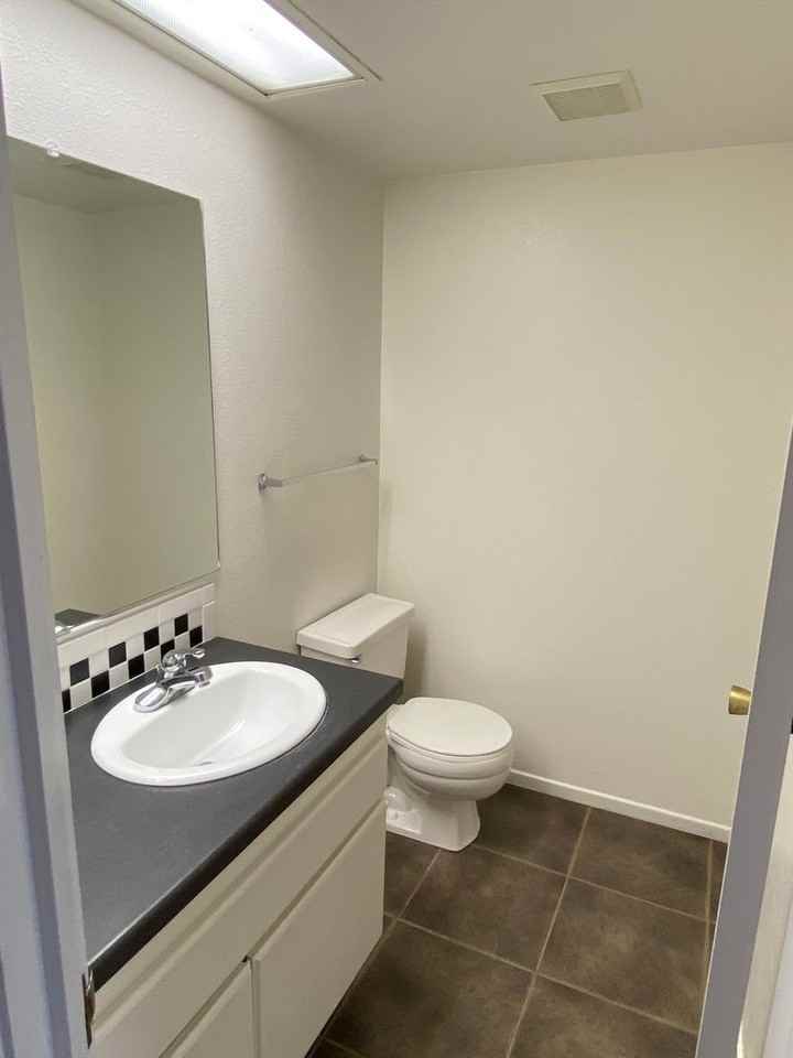 533 W Ward - Photo 5 of 28