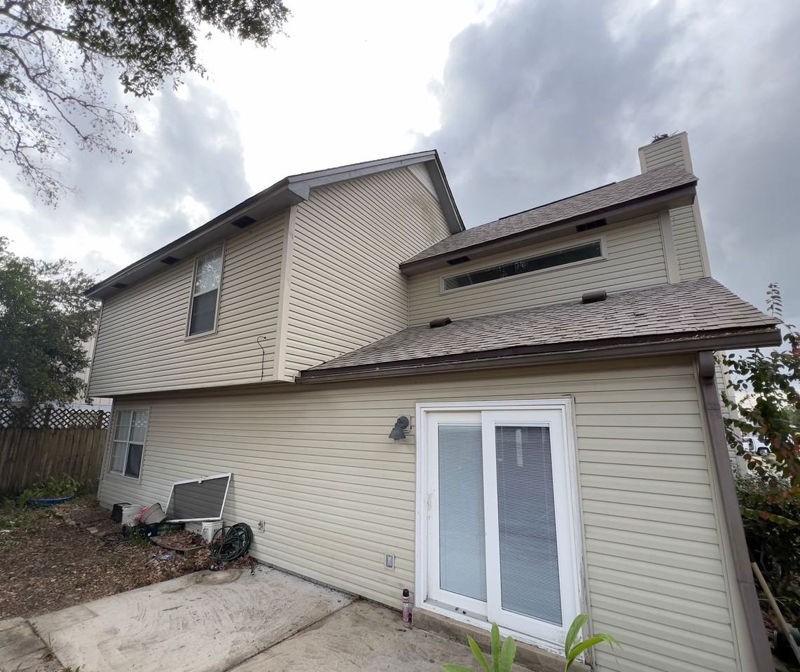 218 Woodland Park Circle - Photo 2 of 24