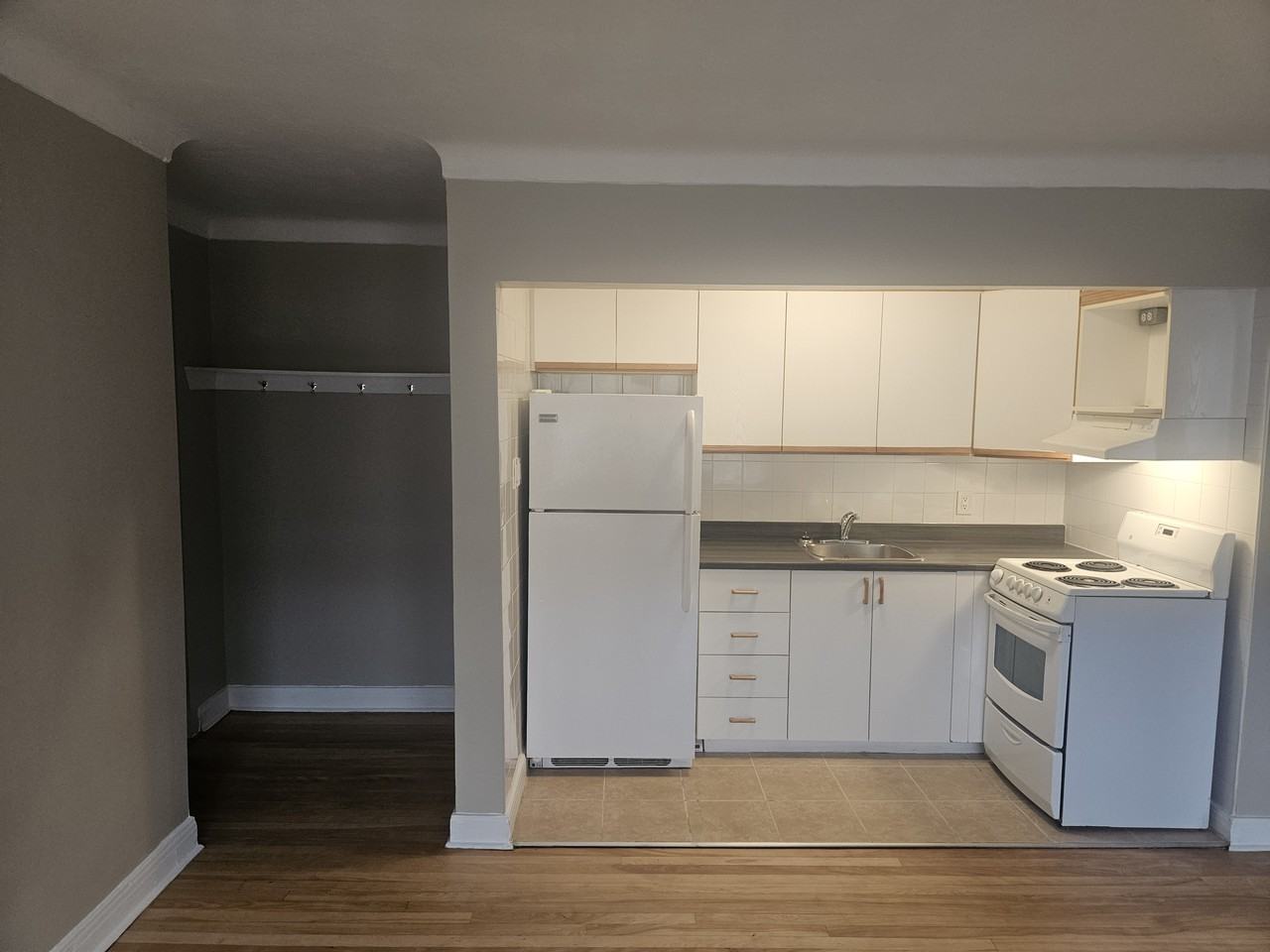 353 Lacasse Avenue #5 - Photo 7 of 9