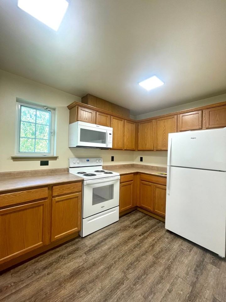 4370/4380TULLROAD - Photo 3 of 14