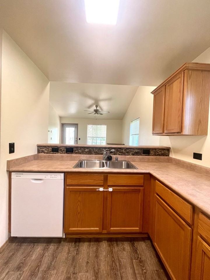 4370/4380TULLROAD - Photo 4 of 14