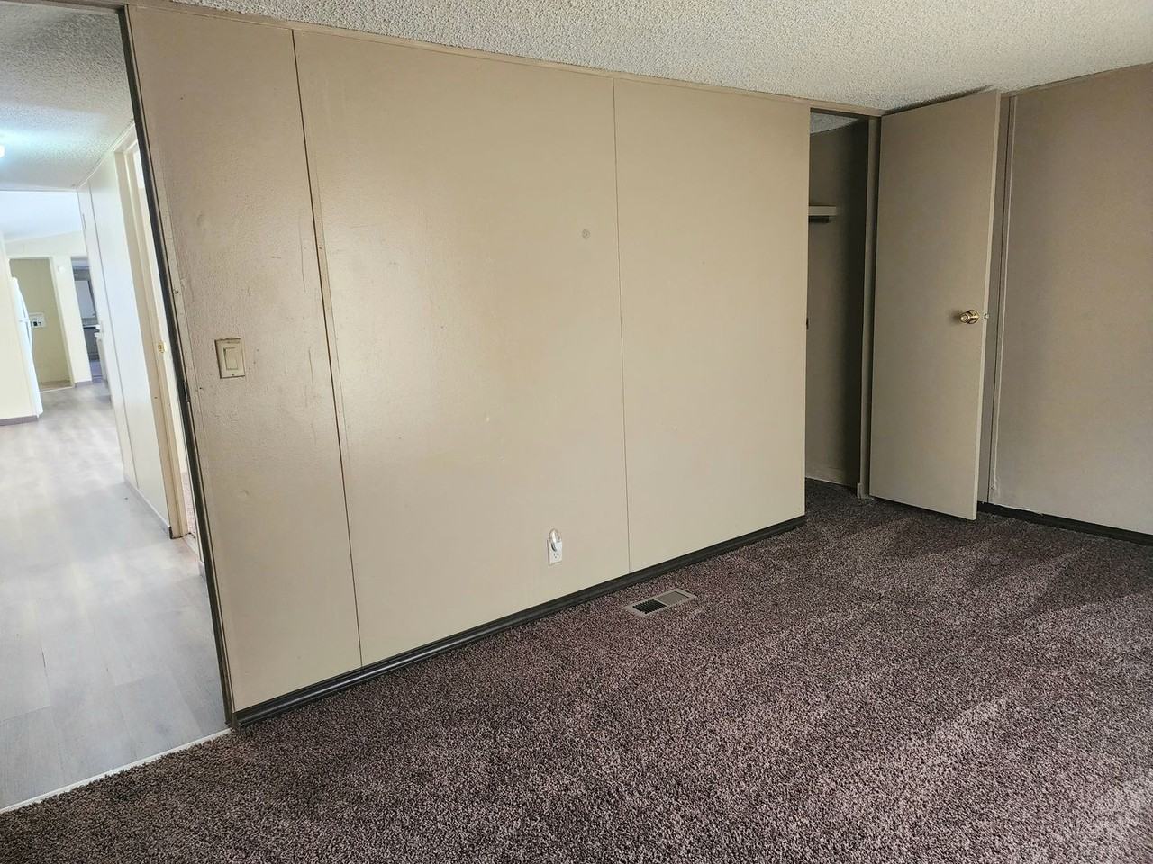 1310 N Avenue J - Photo 2 of 23