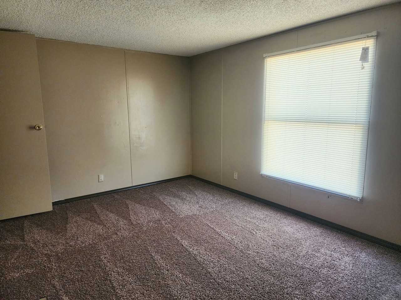 1310 N Avenue J - Photo 5 of 23