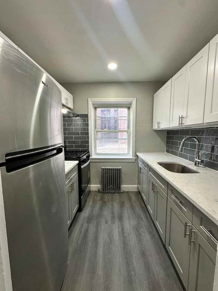 Twin Gardens - Photo 4 of 12