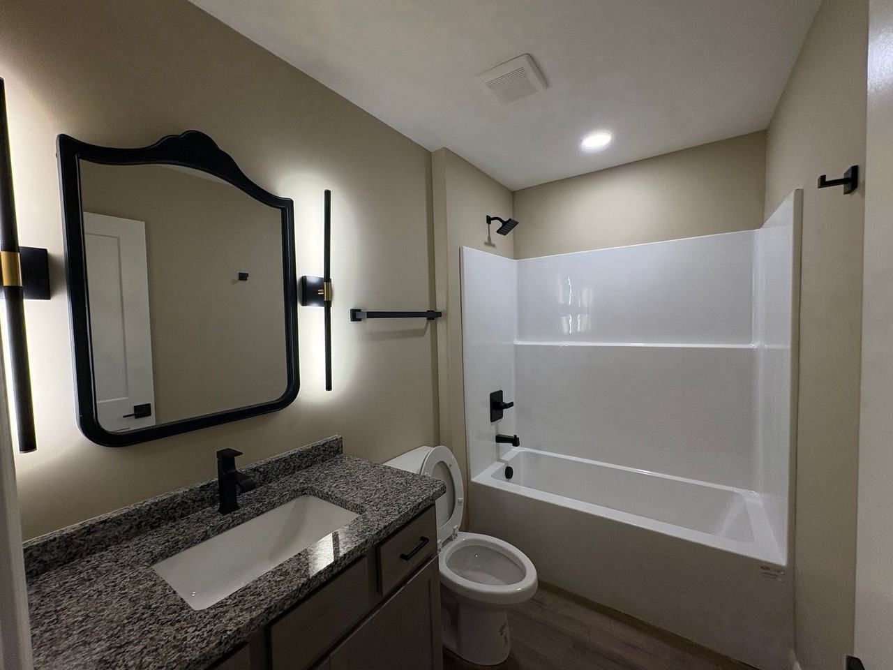 566 Vining Ln - Photo 4 of 24