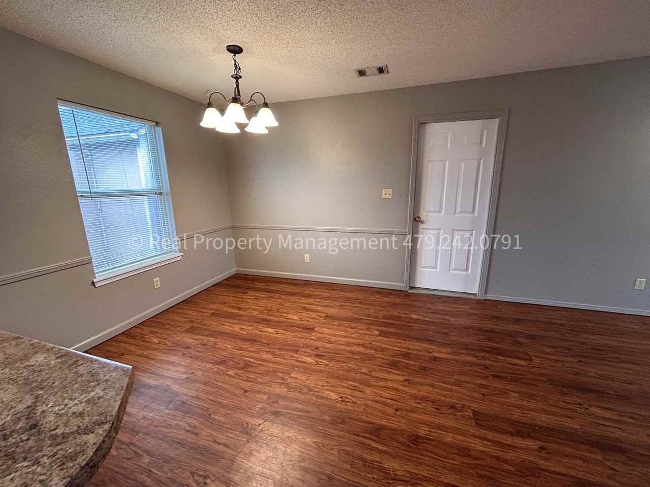 80 Grandview - Photo 3 of 17