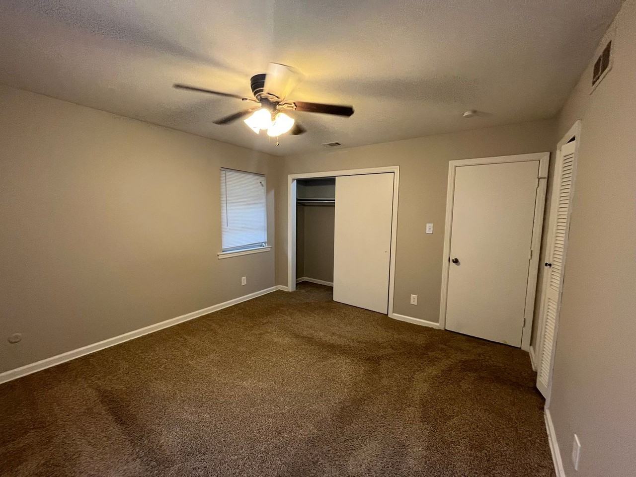 10032 Ferguson Avenue - Photo 7 of 12