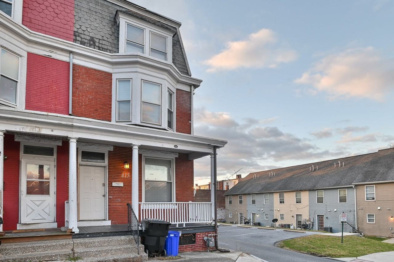 415 Peffer Street - Photo 2 of 49