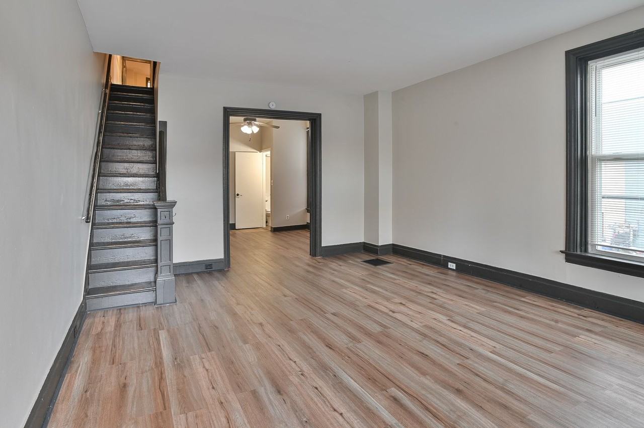 415 Peffer Street - Photo 7 of 49