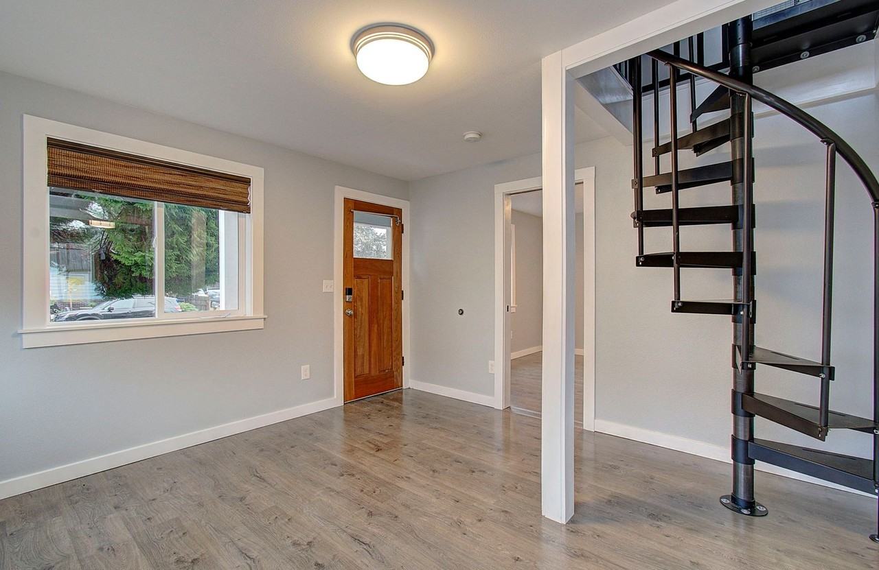 2306 East 27th Street - Photo 2 of 26