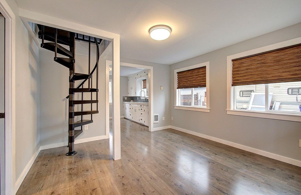 2306 East 27th Street - Photo 3 of 26
