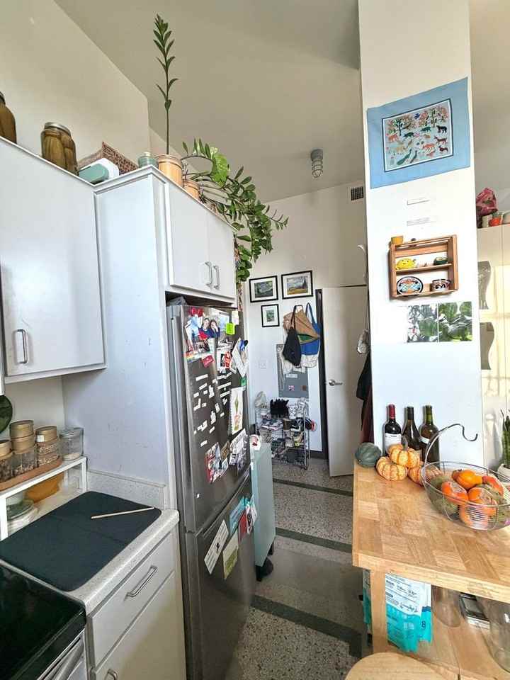 521 W 2nd Street - Photo 3 of 28