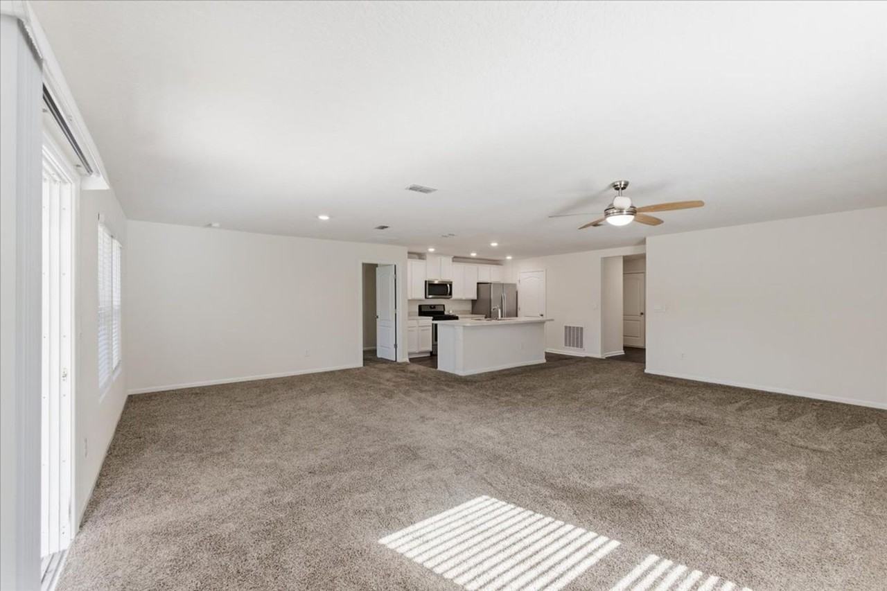 656 Grand Reserve Dr - Photo 3 of 34