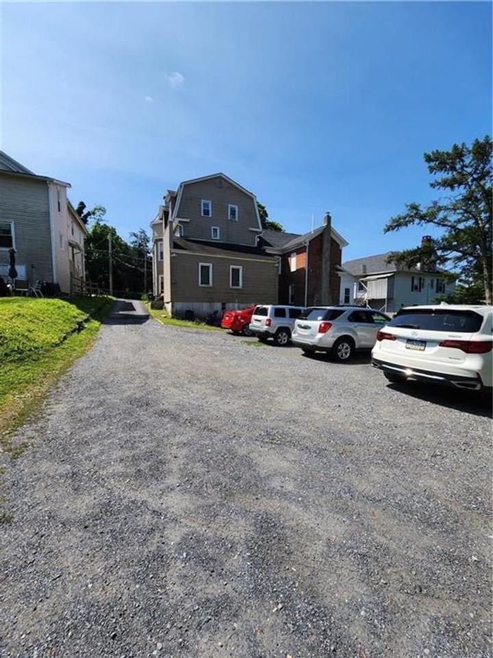 38 Central W - Photo 3 of 30