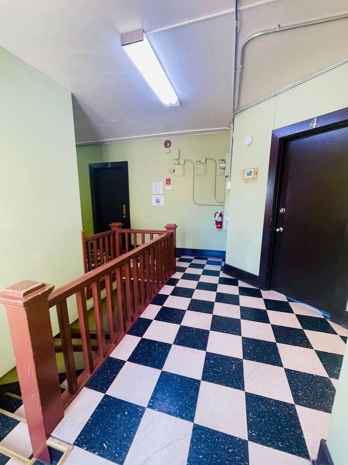 FOSTER APARTMENTS (OREG05) - Photo 7 of 17