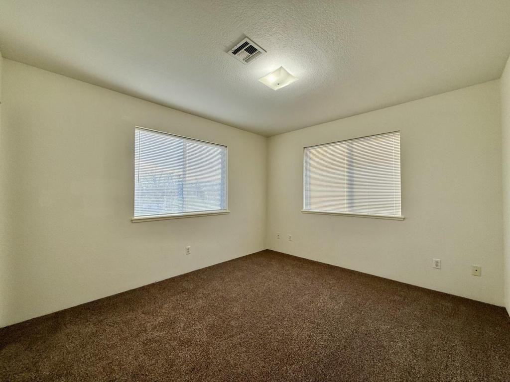 34 Lewis Avenue - Photo 6 of 12