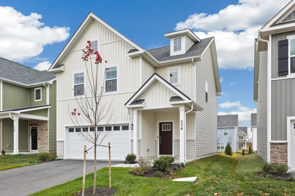 226 Munsee Cir - Photo 2 of 40