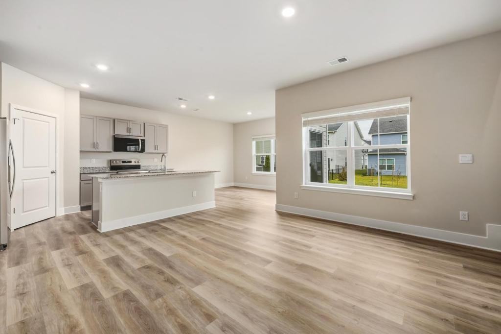 226 Munsee Cir - Photo 4 of 40