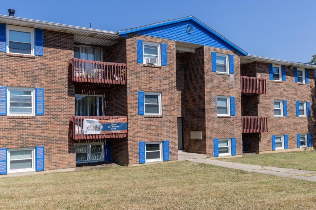 696 Gordon Smith Blvd - Photo 2 of 17