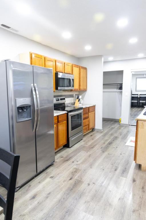 696 Gordon Smith Blvd - Photo 7 of 17