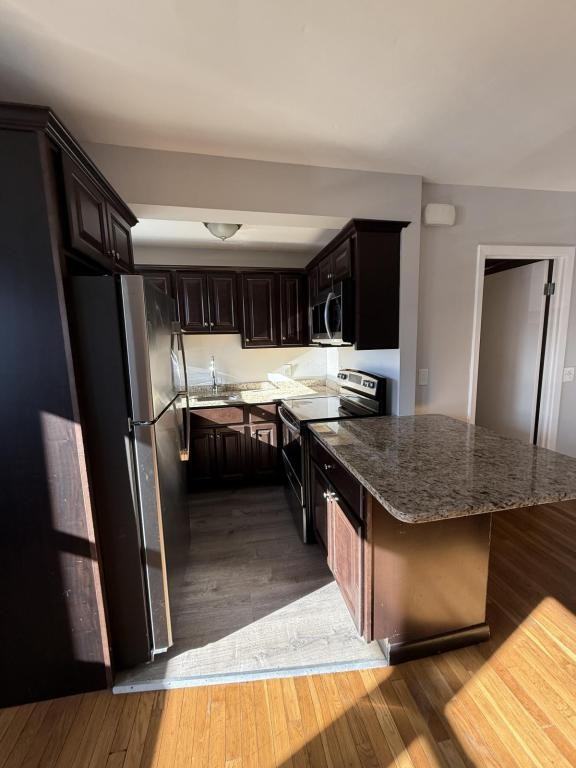 39 Beacon St - Photo 7 of 8