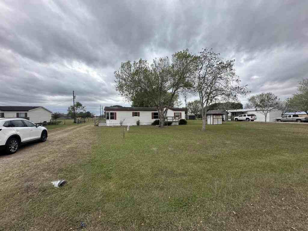 39 Tiffany Drive - Photo 3 of 40