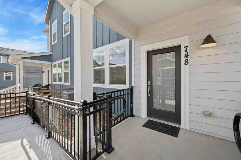 748 Silver Maple Ln - Photo 3 of 17