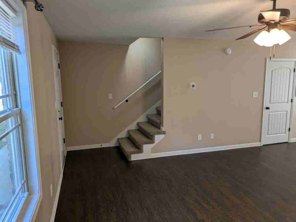 150 Mayhew Rd - Photo 4 of 30