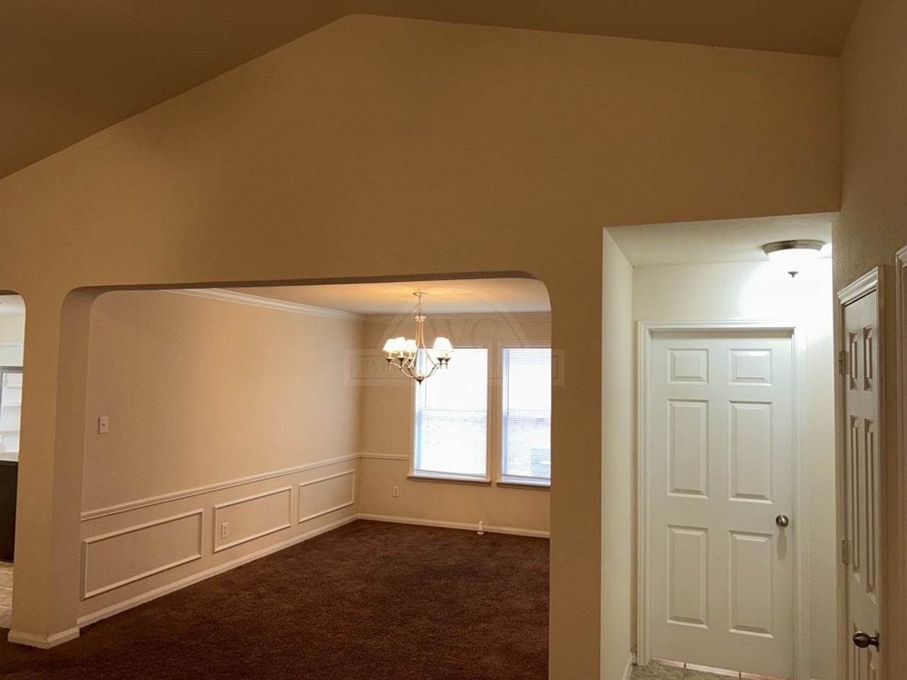 5705 Sulfur Spring Dr - Photo 7 of 30