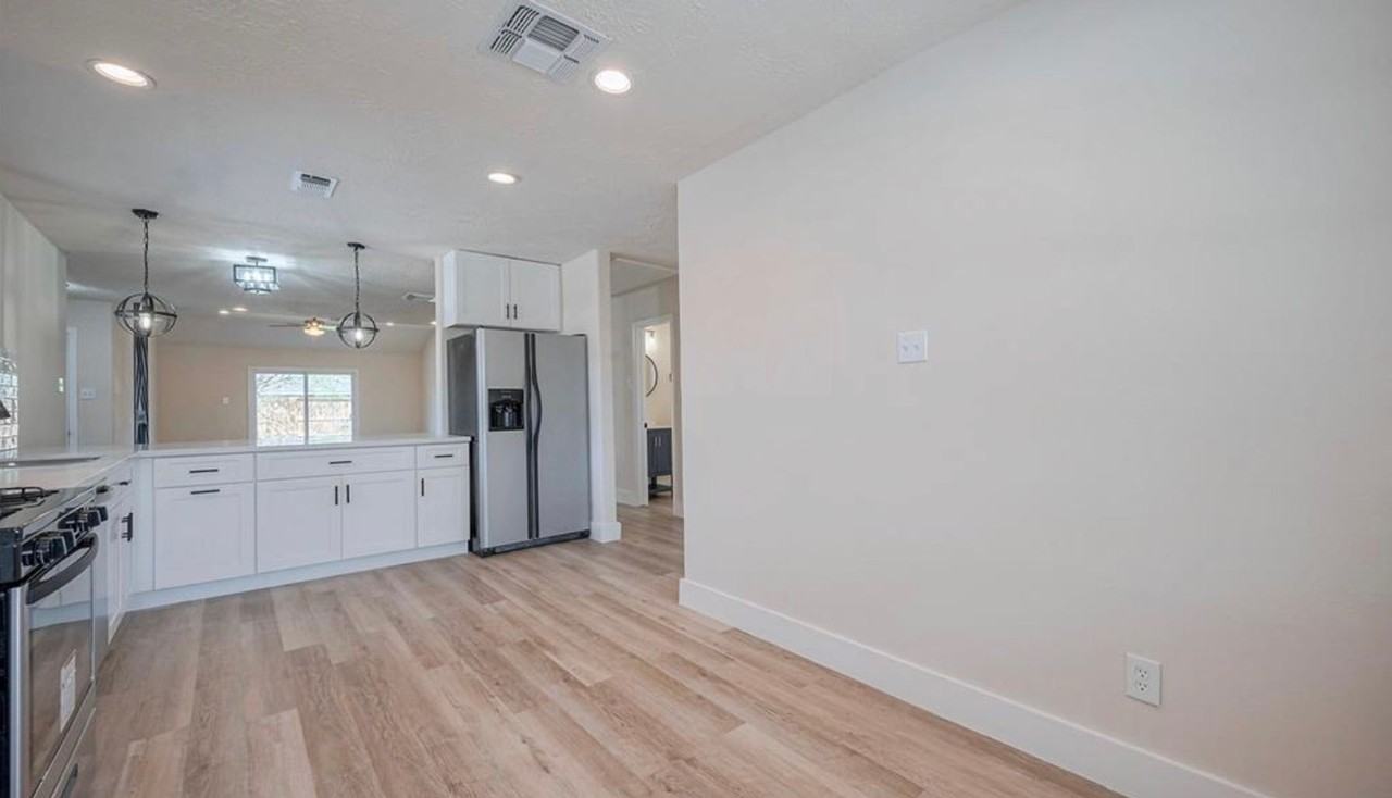 5502 Hewitt Dr - Photo 7 of 34