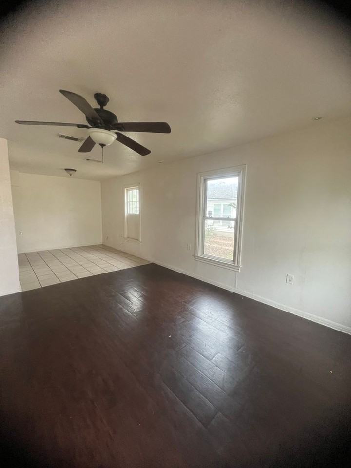 3704 N 25th St - Photo 2 of 10