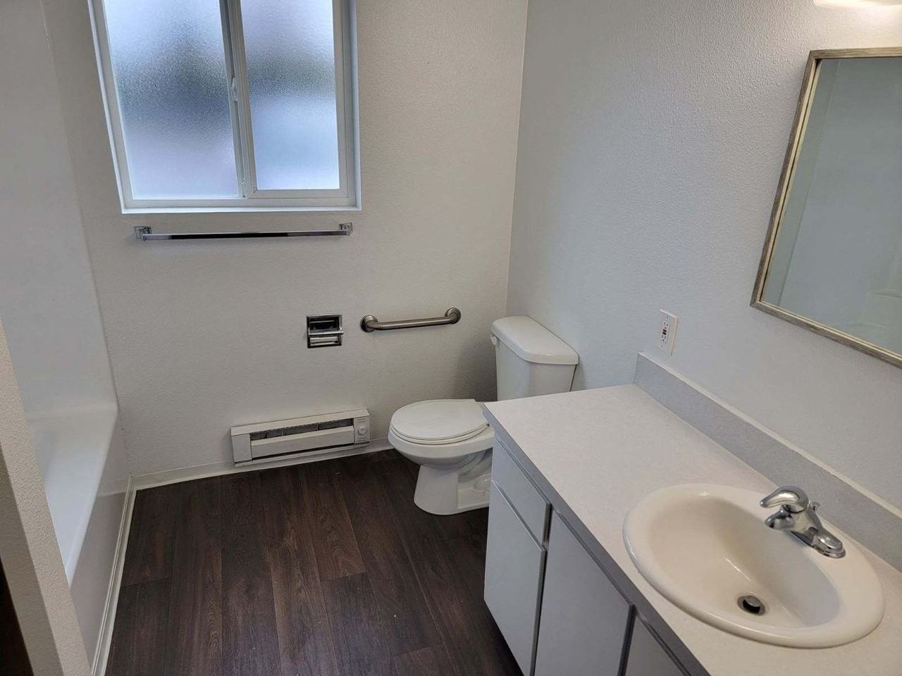 Pebble Bay Apartments - Photo 7 of 8