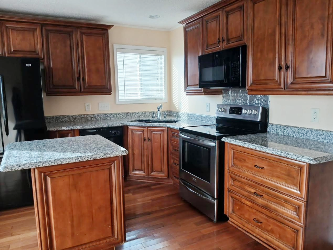 3823 Thomas Ridge Dr - Photo 6 of 30