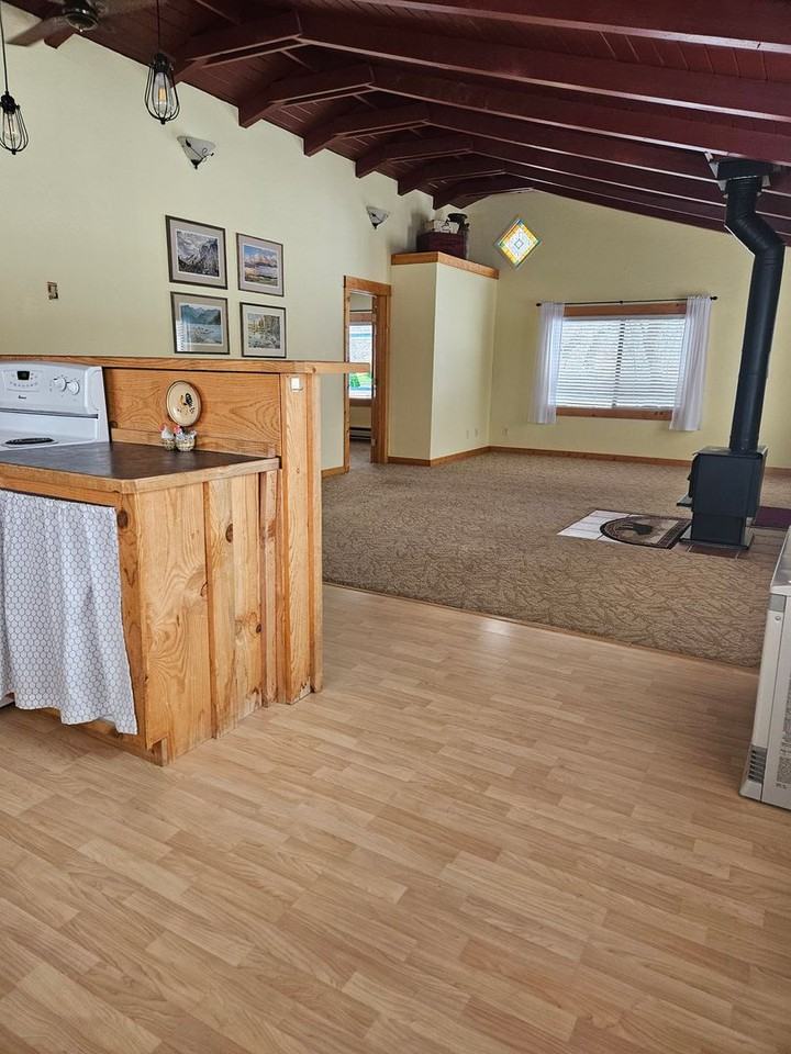 1639 Sleeping Child Rd - Photo 6 of 17