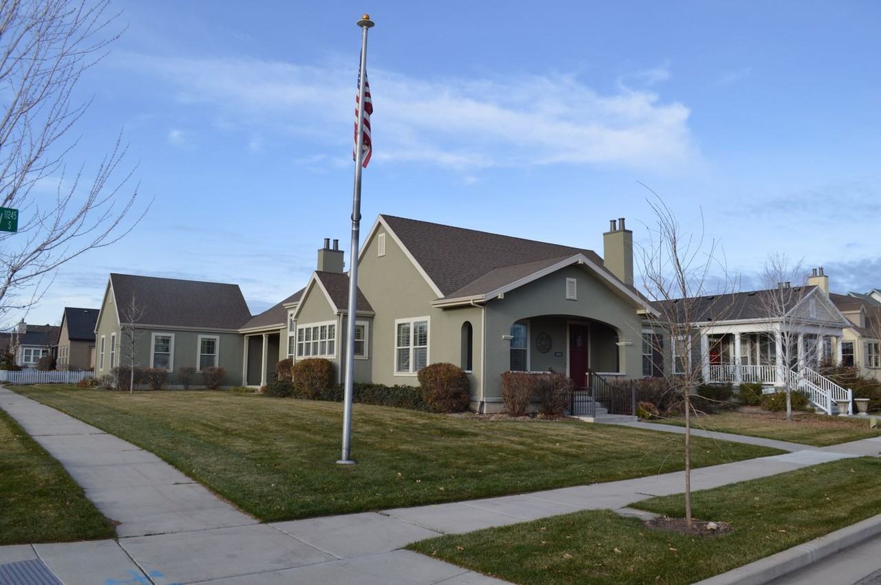 5006 W Rambutan Way - Photo 5 of 32