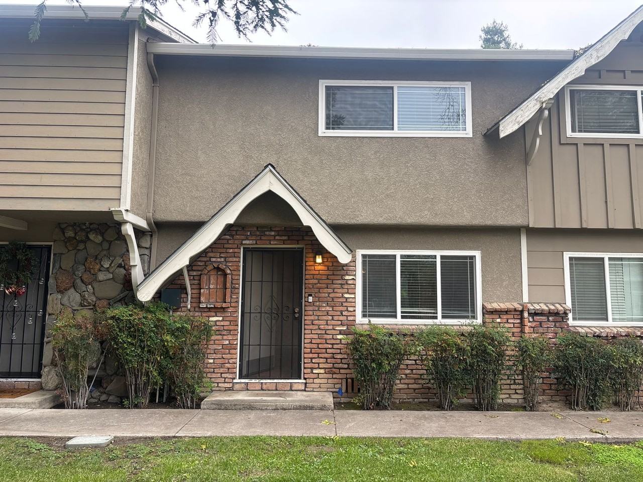 399 W Angela St #5 - Photo 3 of 22