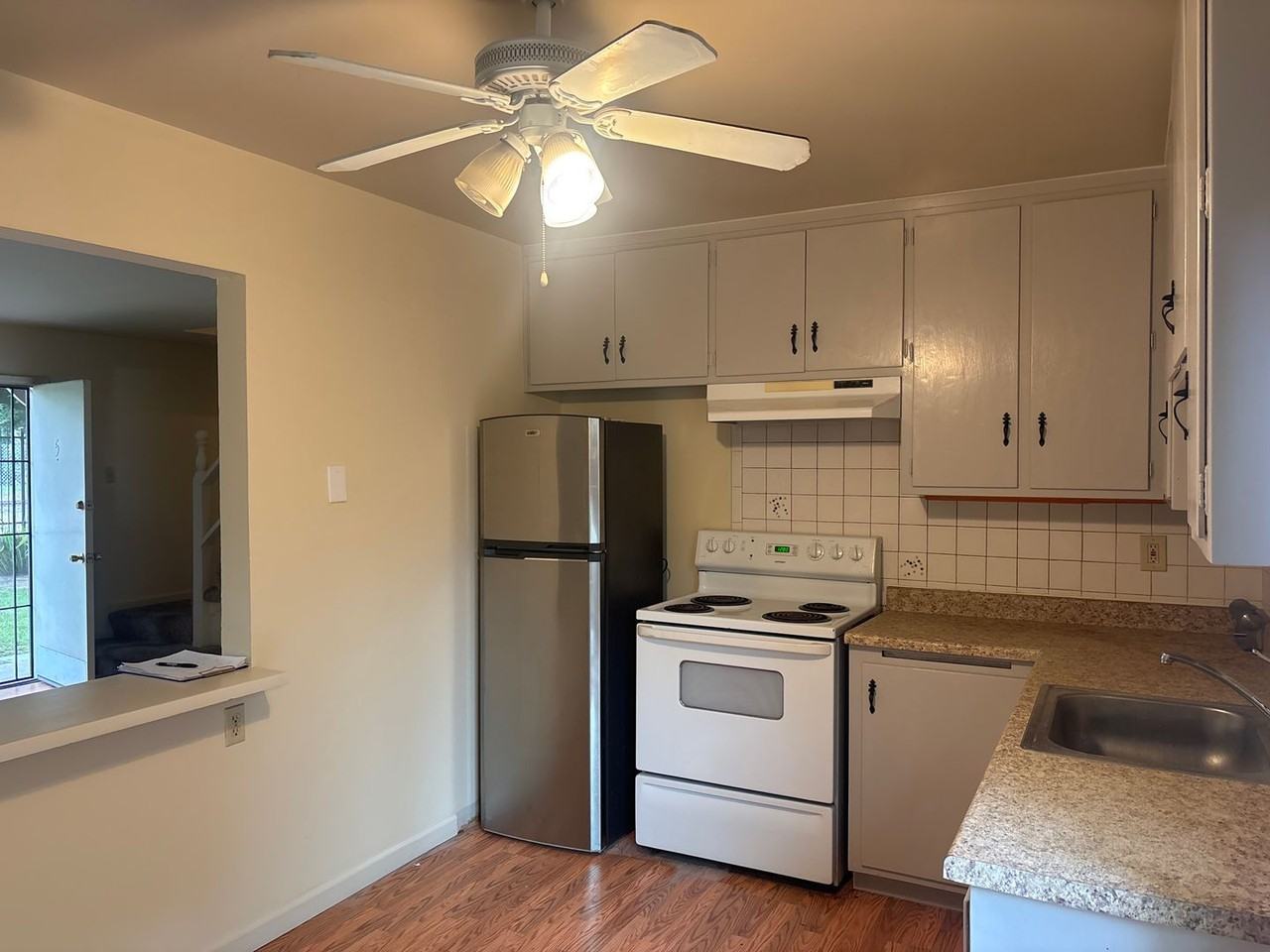 399 W Angela St #5 - Photo 7 of 22