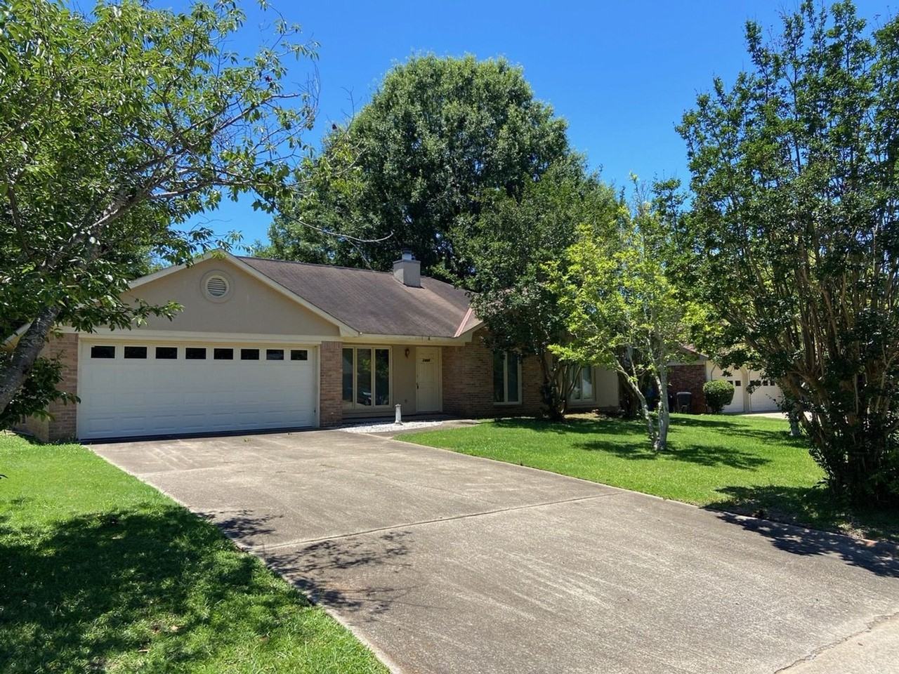 7405 Cedar Creek Loop