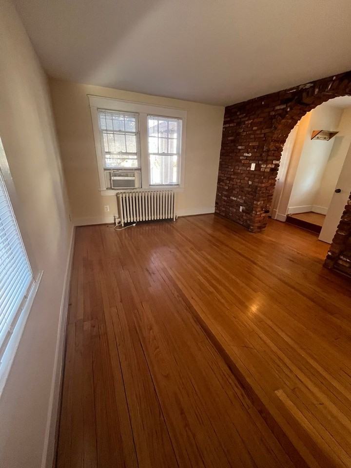 113 East Spring Street - Photo 3 of 21