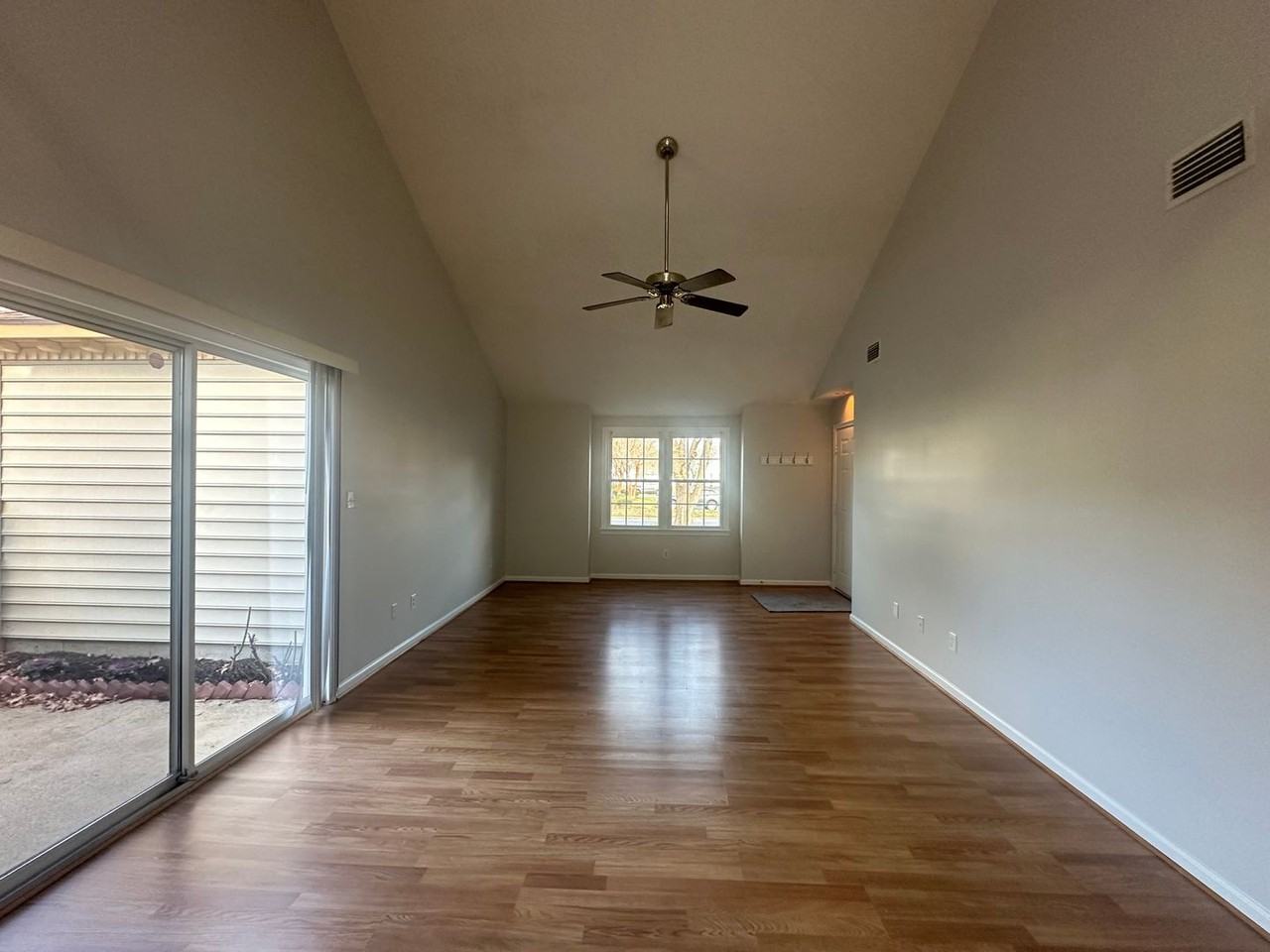 1309 Quail Creek Holw #B - Photo 3 of 27