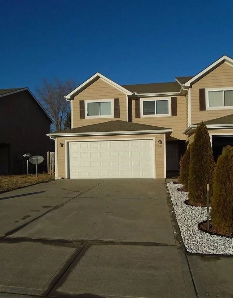 2602 Deerfield Boulevard