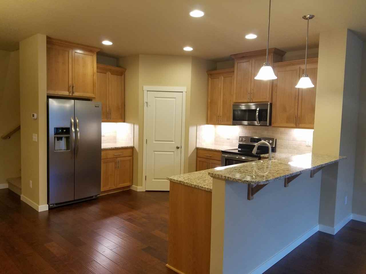 7105 Monroe Ln Ne - Photo 3 of 39