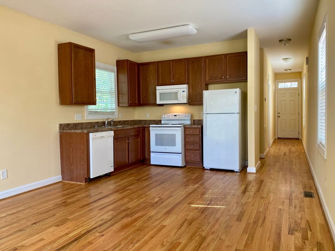 3921 Lexington Drive - Photo 5 of 13