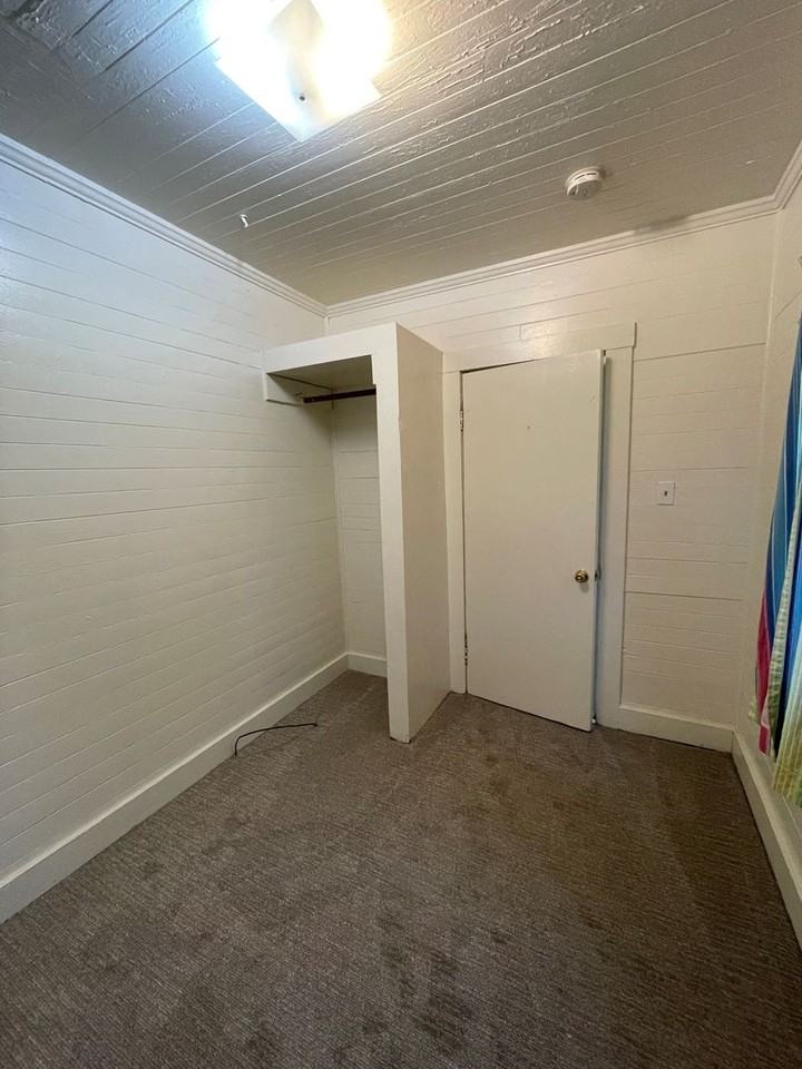 206 Ash St - Photo 4 of 14