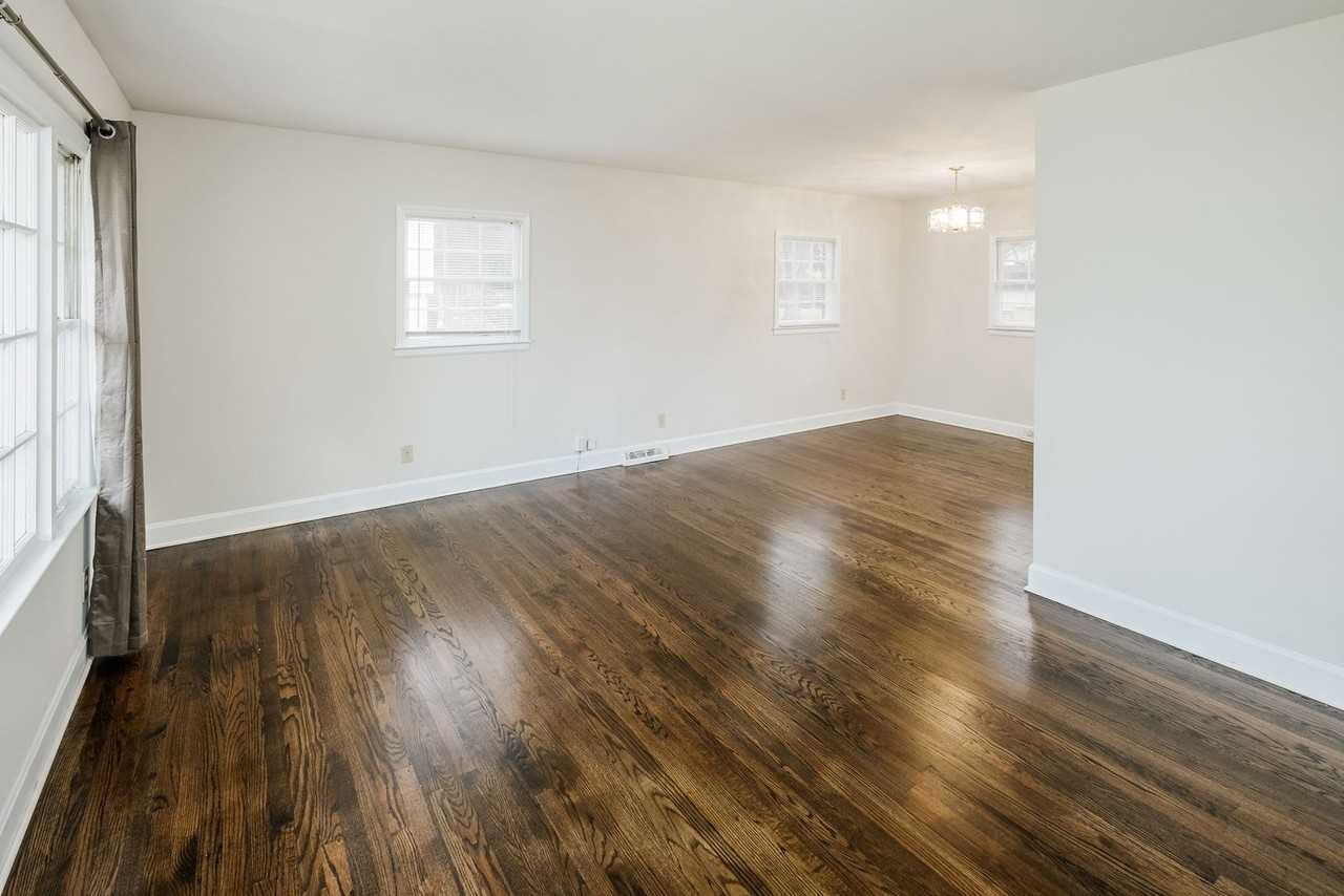 7029 Yorktowne Dr - Photo 2 of 28