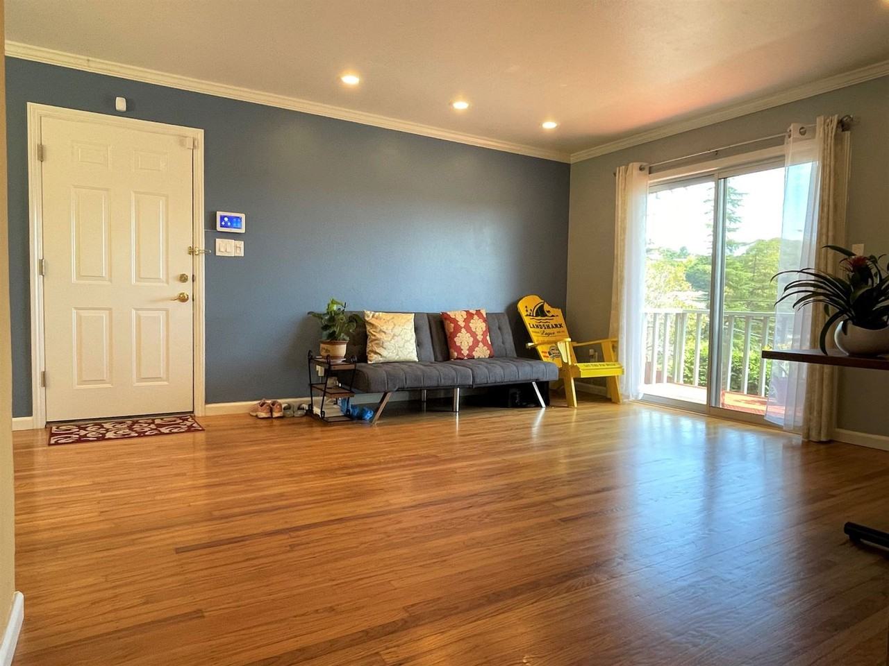 635 Drake Avenue - Photo 6 of 22