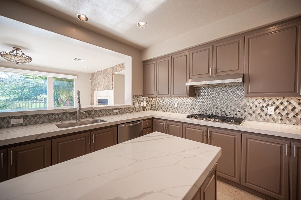 11717 Glowing Sunset Ln - Photo 5 of 50