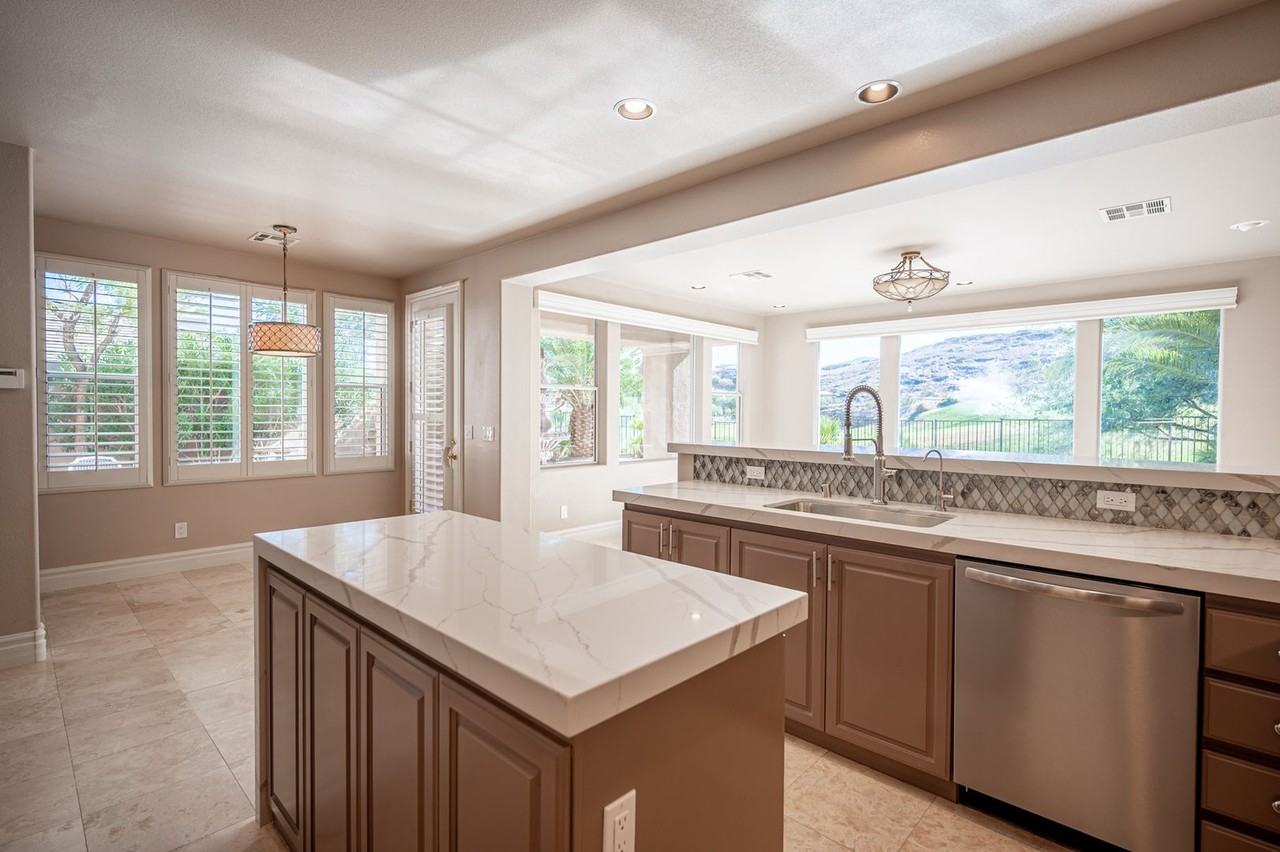 11717 Glowing Sunset Ln - Photo 7 of 50