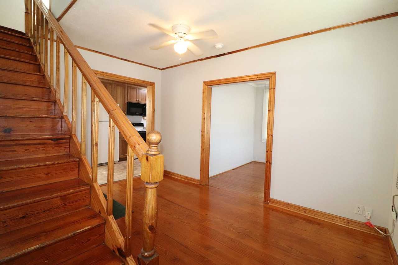 203 North New Hope Road - Photo 3 of 19